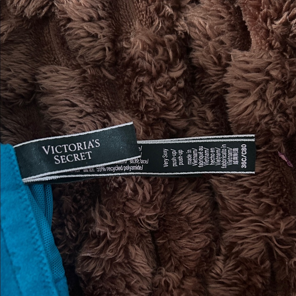 Victoria's Secret Turquoise Lace Bra - Picture 3 of 3